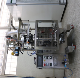 直立式液體充填計量包裝機